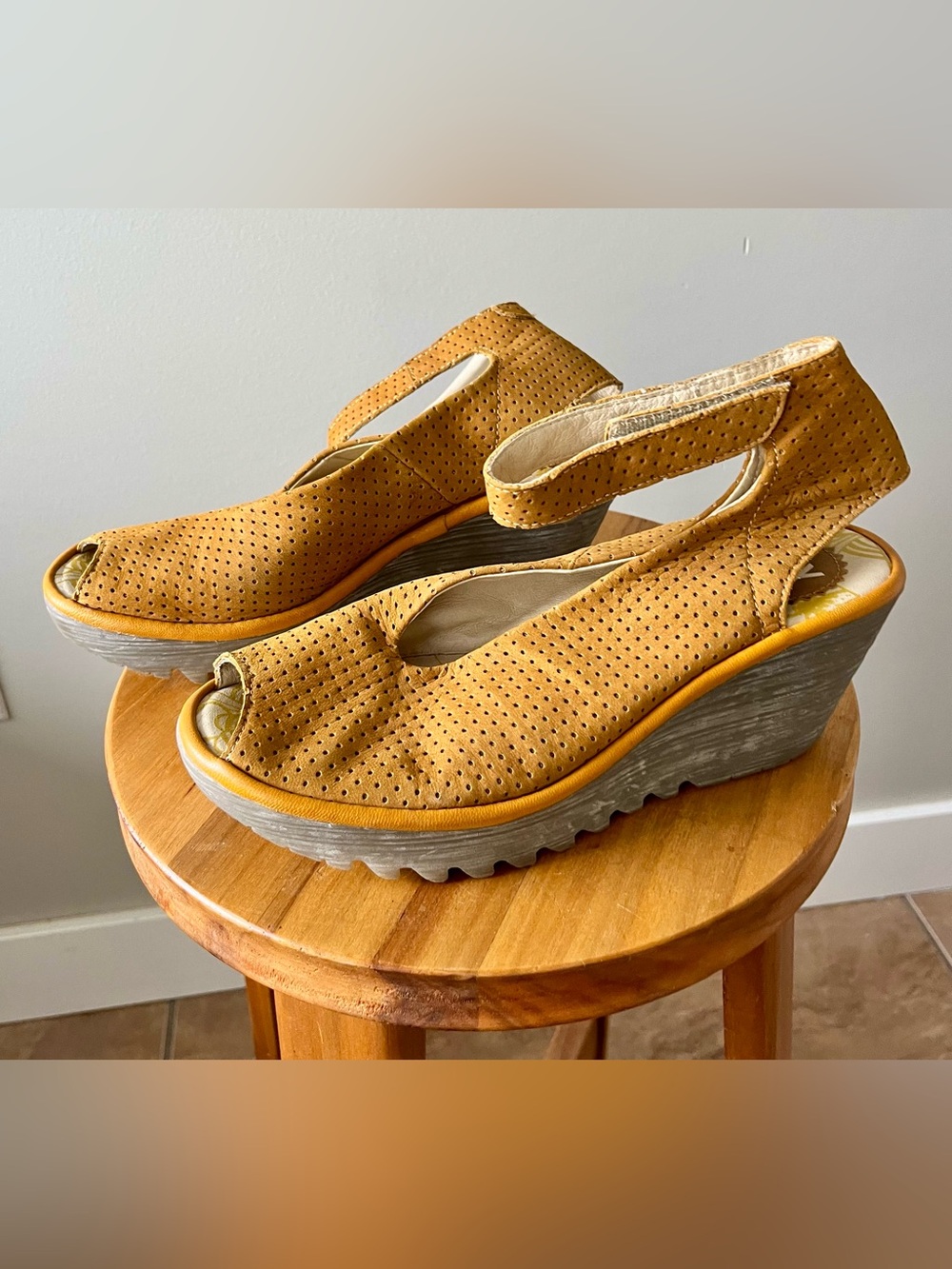 Fly London Mustard Yellow Platform Wedge Sandals Peep-Toe Size 38(7.5)